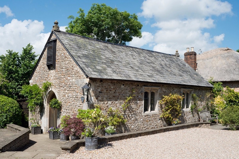 lady-margarets-medieval-hall-gay-friendly-wedding-venue-devon Lady Margaret's Medieval Hall