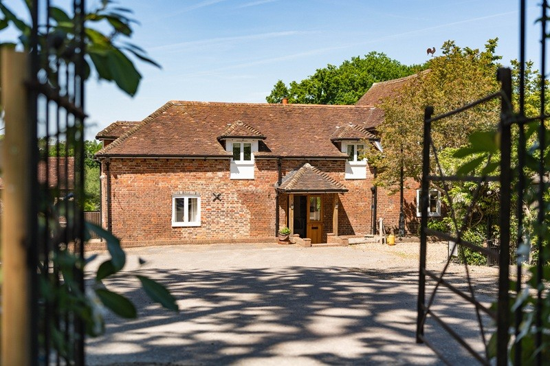 Oak Tree Barn Weddings